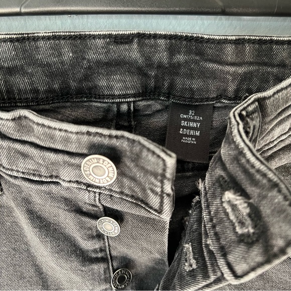 Distressed H&M Jeans Sz 32 X 32 - Picture 4 of 5